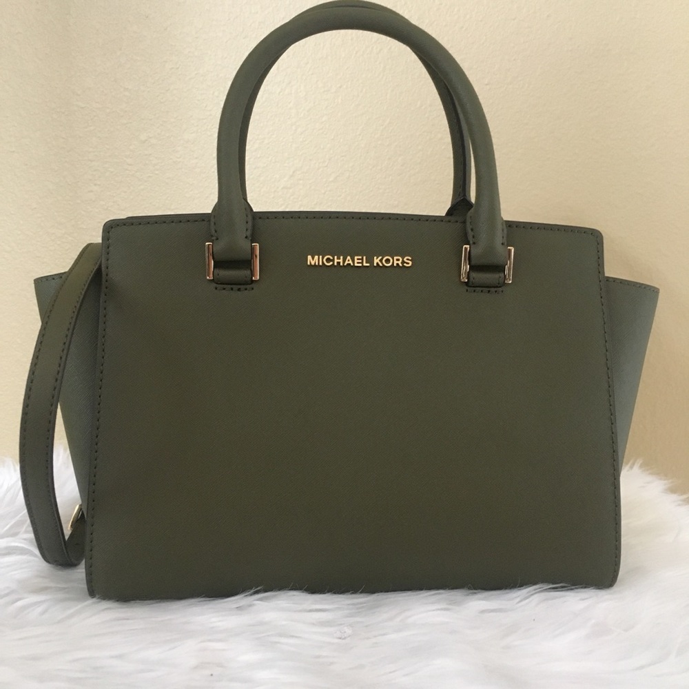 Last one ✨Michael Kors medium Selma olive satchel - Picture 2 of 8